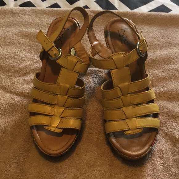 b.o.c. Born Concept yellow wedges floral detail 9M - Picture 2 of 7
